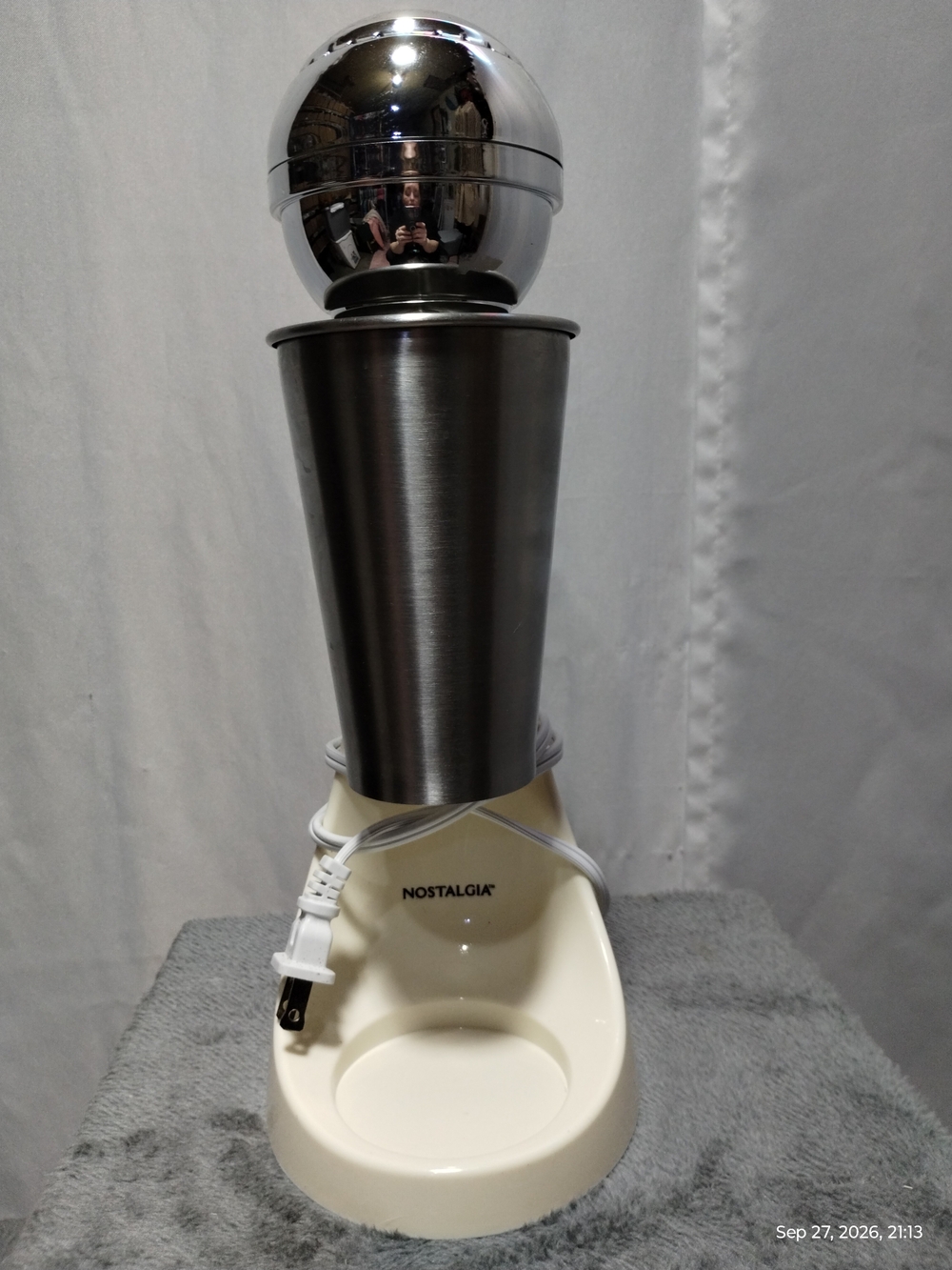 Nostalgia Retro Stainless Steel Milkshake Maker - Silver & Cream
